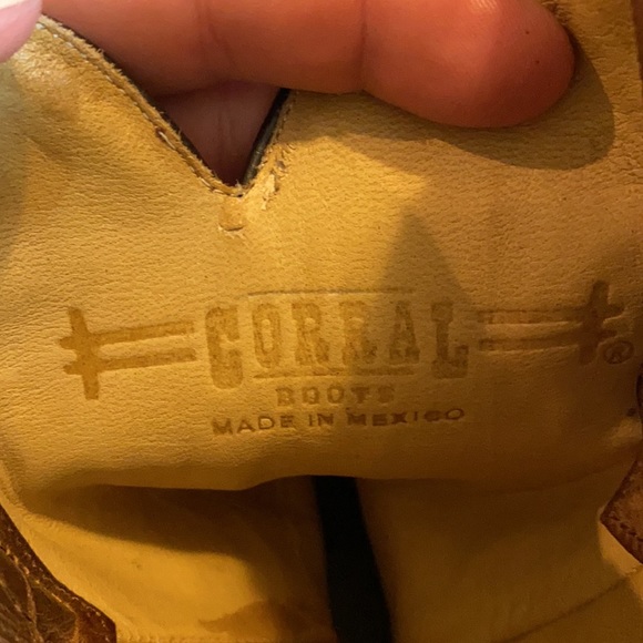 Women’s Corral boots in 6-1/2M. Condition 8 of 10 - Picture 3 of 4